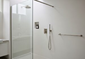 Wasserfeste Farbe für Dusche statt Fliesen